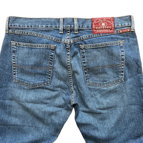 VTG LUCKY BRAND Mid Rise Flare Jeans in Medium Wash SZ 10 - Picture 4 of 11